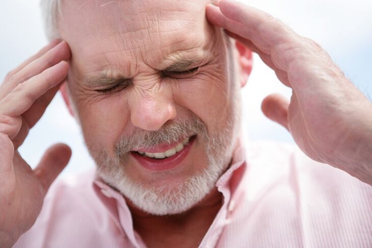 L'infection par les helminthes peut provoquer l'apparition de maux de tête